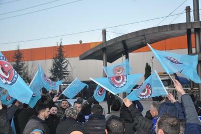 turk-metal-asas-onunde-sendikalasma-eylemi-yaptick1yeefzq1