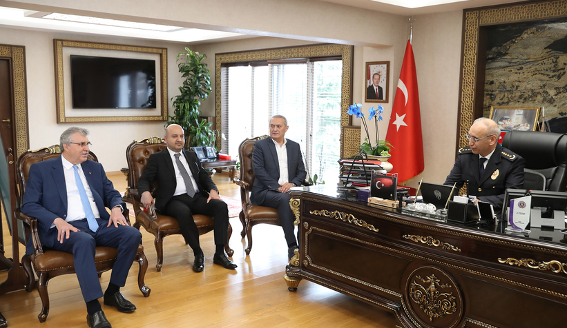 turk-polisi-ne-sukran-borcluyuzr01tqmtzum