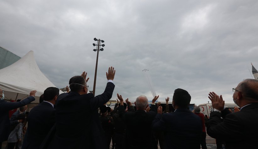 Türk Yıldızları'ndan Adapazarı için nefes kesen gösteri