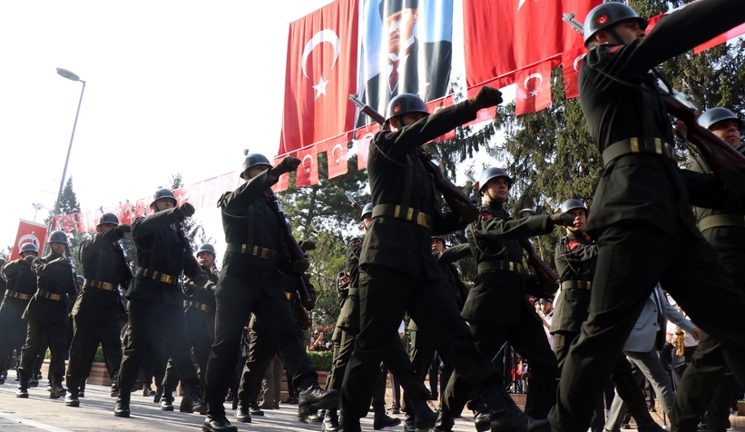 Türkiye Cumhuriyeti'nin kuruluşunun 100. yıl dönümü Sakarya'da törenle kutlandı.