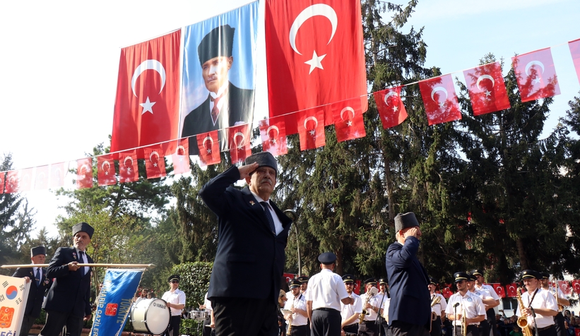 Türkiye Cumhuriyeti'nin kuruluşunun 100. yıl dönümü Sakarya'da törenle kutlandı.