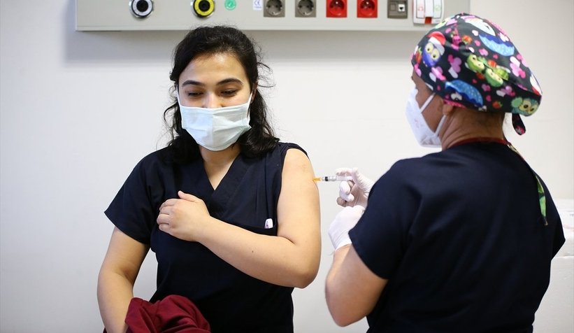 Türkiye'de aşılanan kişi sayısı 1 milyonu geçti