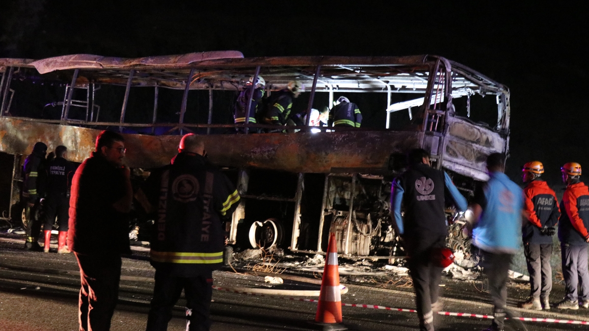 Türkiye'nin yüreğini yakan kaza: 1'i bebek 8 ölü, 33 yaralı
