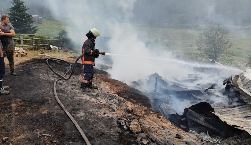 Turnalı Yaylası'nda 3 ev yandı