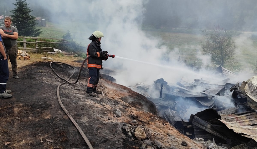 Turnalı Yaylası'nda 3 ev yandı