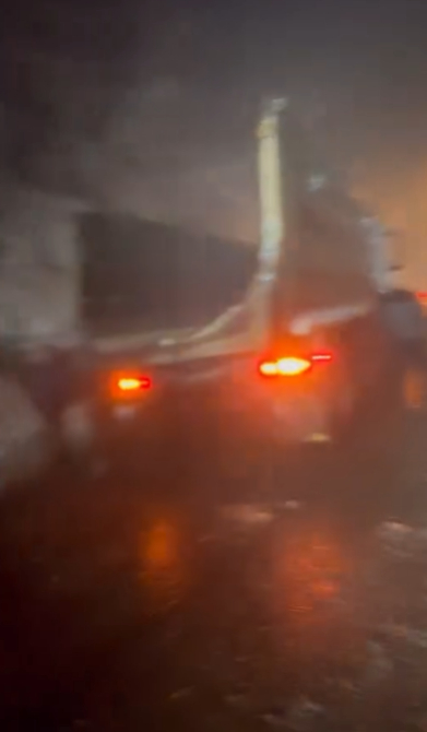 tuzlama-aracinin-haznesi-yola-dustun3juvghovv