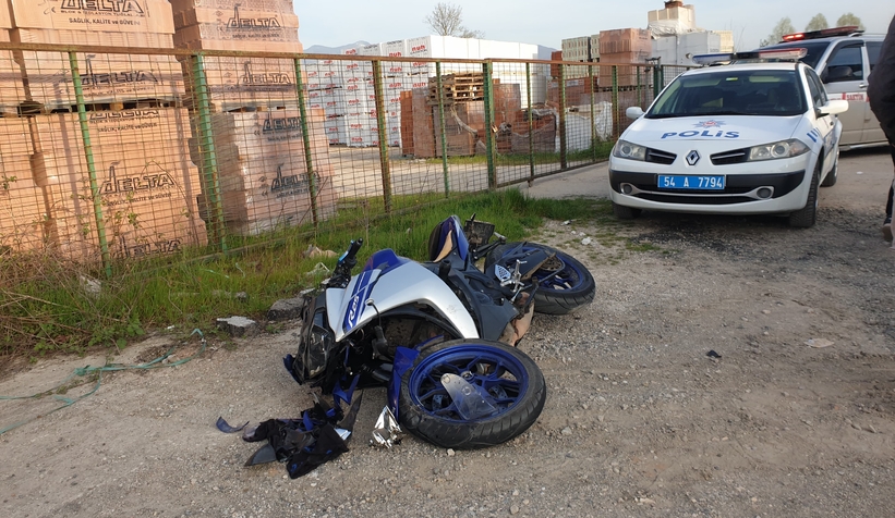 u-donusu-yapan-kamyonete-carpan-motosikletli-yaralanditxldew9zd3