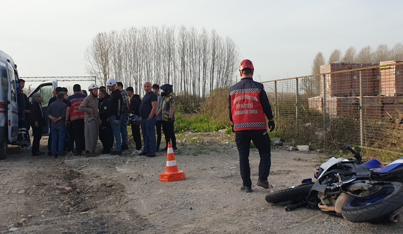 u-donusu-yapan-kamyonete-carpan-motosikletli-yaralanditxldew9zd3