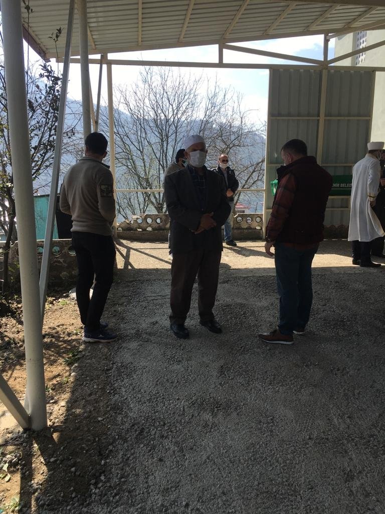 uc-cocuk-babasi-koronaya-yenik-dustuzvqyywpaah