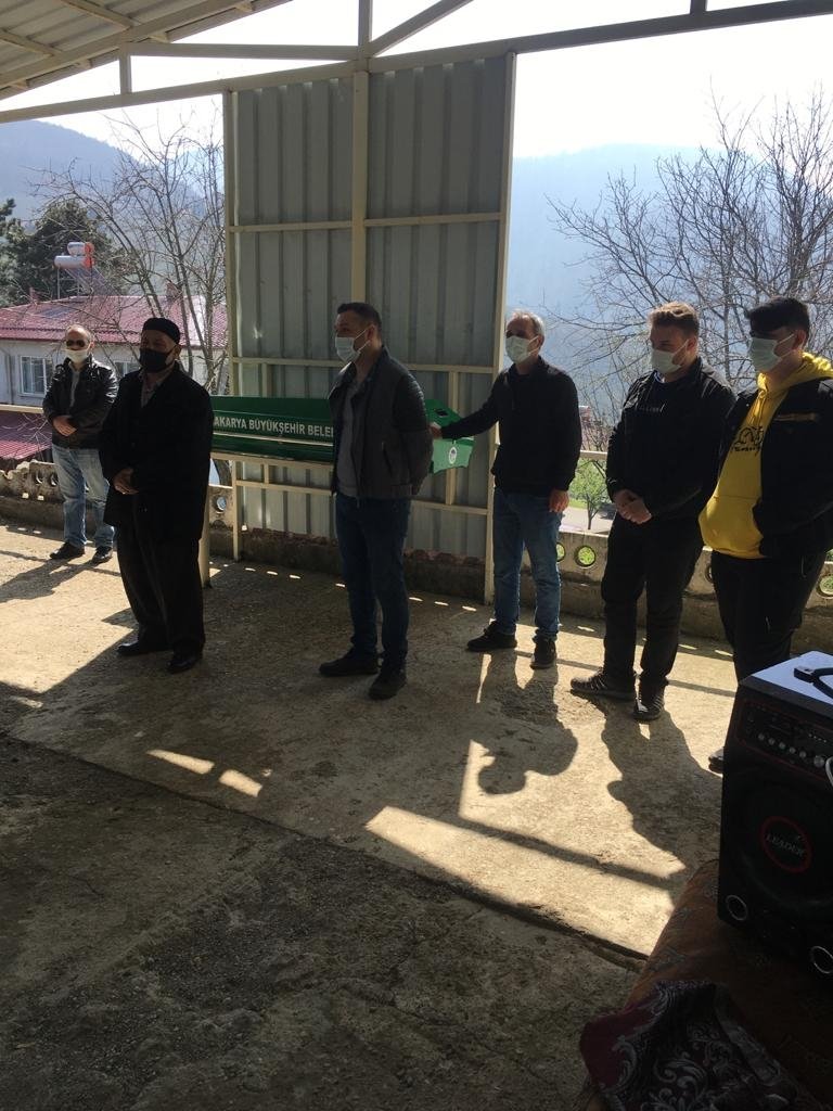 uc-cocuk-babasi-koronaya-yenik-dustuzvqyywpaah