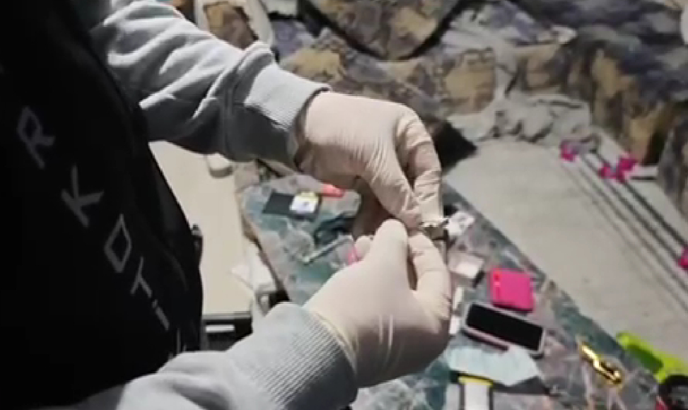 Üç ilçede uyuşturucu baskını: 5 gözaltı, 4 tutuklama