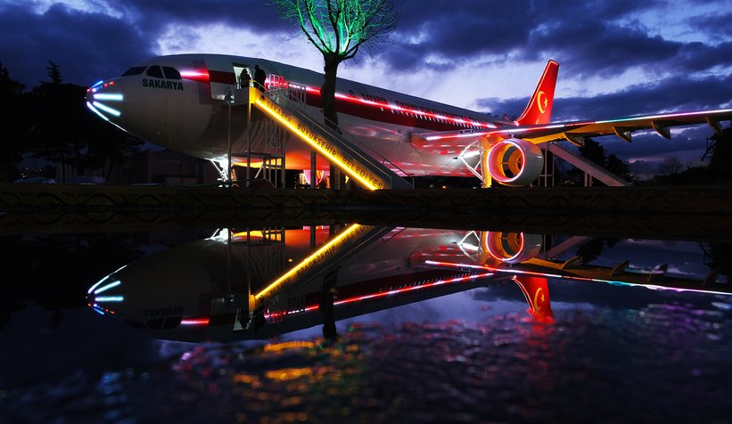 Uçak Kıraathane aydınlatma ile ayrı bir güzelliğe kavuştu