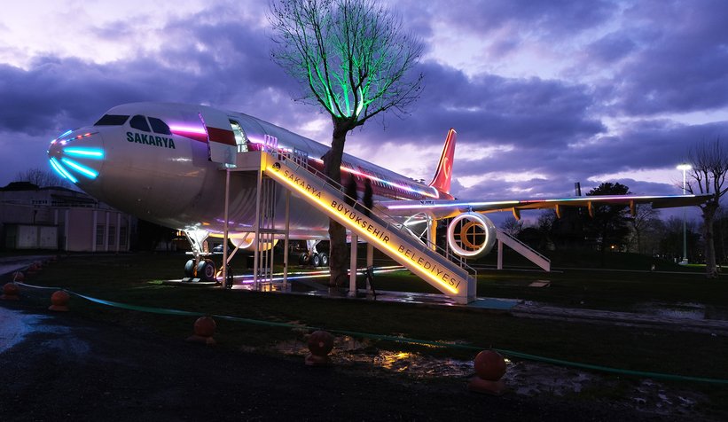 Uçak Kıraathane aydınlatma ile ayrı bir güzelliğe kavuştu