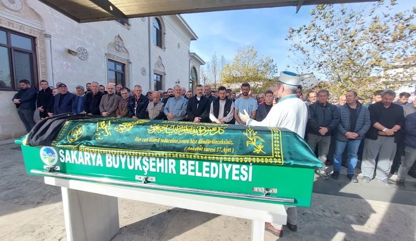 ucuruma-yuvarlanan-aracta-hayatini-kaybeden-kadin-topraga-verildic3hya2t1u1