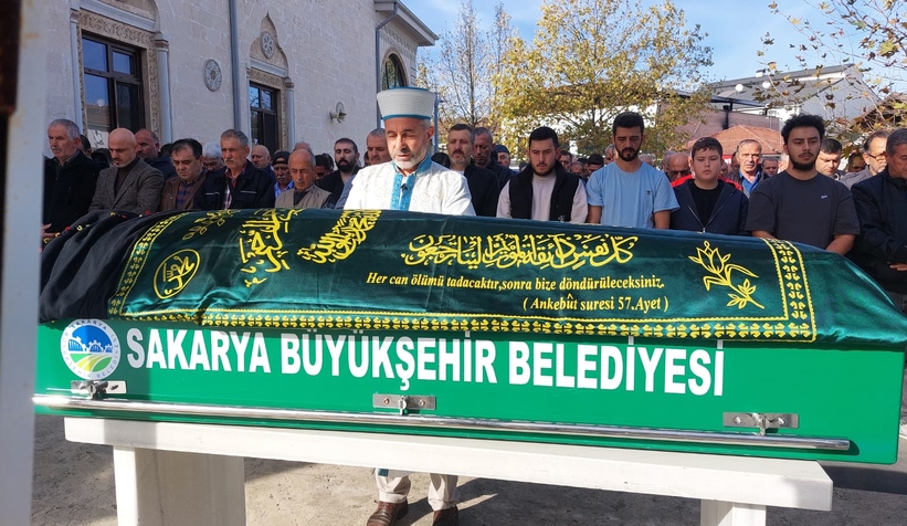 ucuruma-yuvarlanan-aracta-hayatini-kaybeden-kadin-topraga-verildic3hya2t1u1