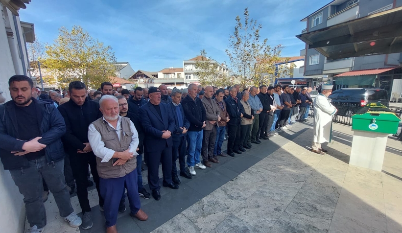 ucuruma-yuvarlanan-aracta-hayatini-kaybeden-kadin-topraga-verildic3hya2t1u1