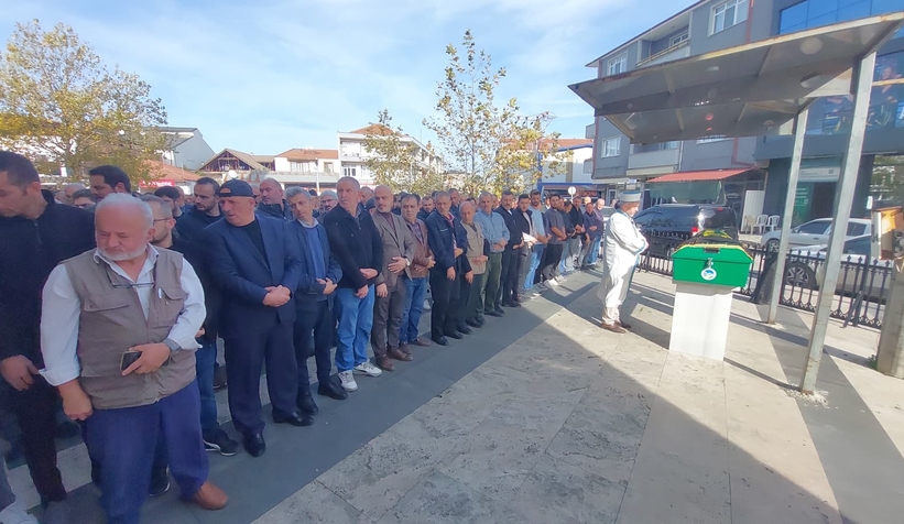 ucuruma-yuvarlanan-aracta-hayatini-kaybeden-kadin-topraga-verildic3hya2t1u1