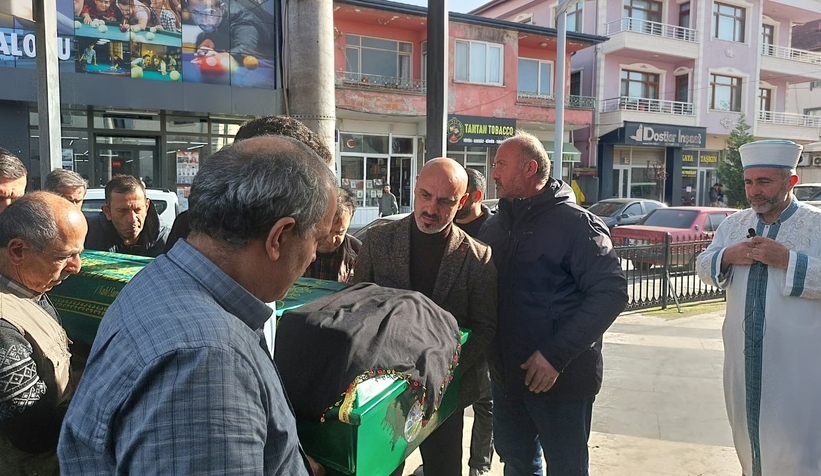 ucuruma-yuvarlanan-aracta-hayatini-kaybeden-kadin-topraga-verildic3hya2t1u1