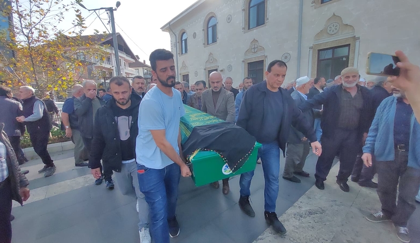 ucuruma-yuvarlanan-aracta-hayatini-kaybeden-kadin-topraga-verildic3hya2t1u1