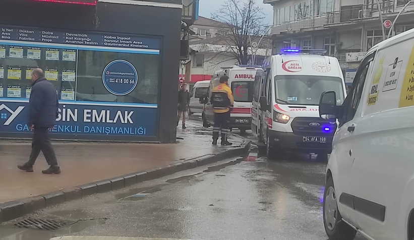 Ucuza ayakkabı satma kavgasında 4 kişi yaralandı