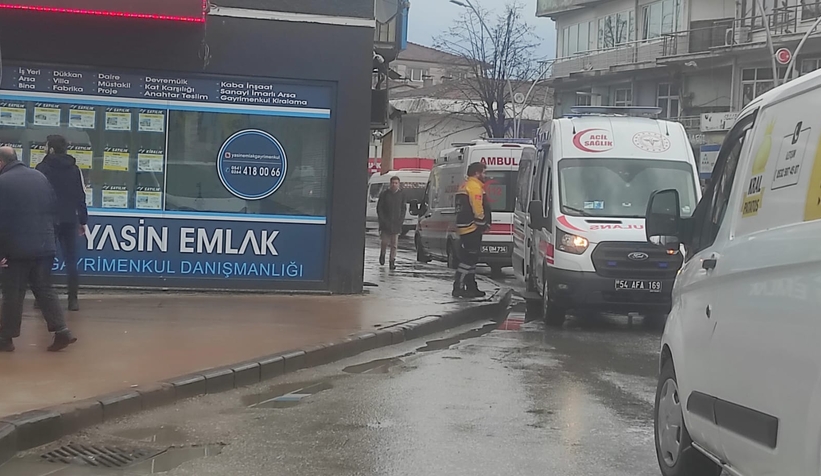 Ucuza ayakkabı satma kavgasında 4 kişi yaralandı