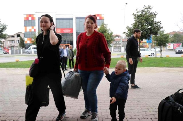 ukraynali-yetim-cocuklar-sakarya-ya-getirildic1f5uhdotm
