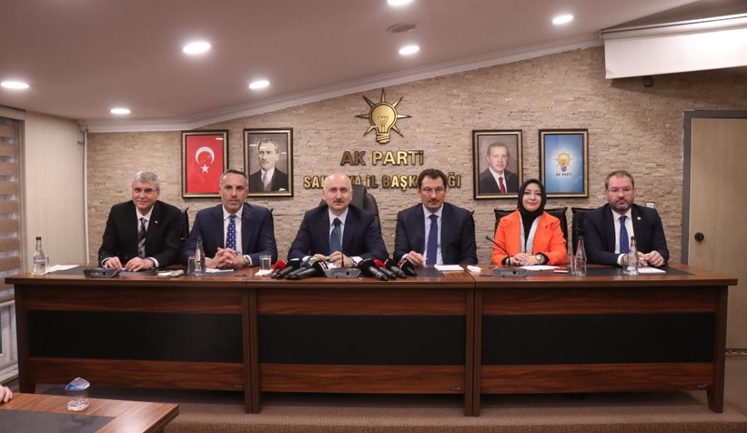 ulastirma-ve-altyapi-bakani-sakarya-da-partililerle-bulustutwznvtvyul