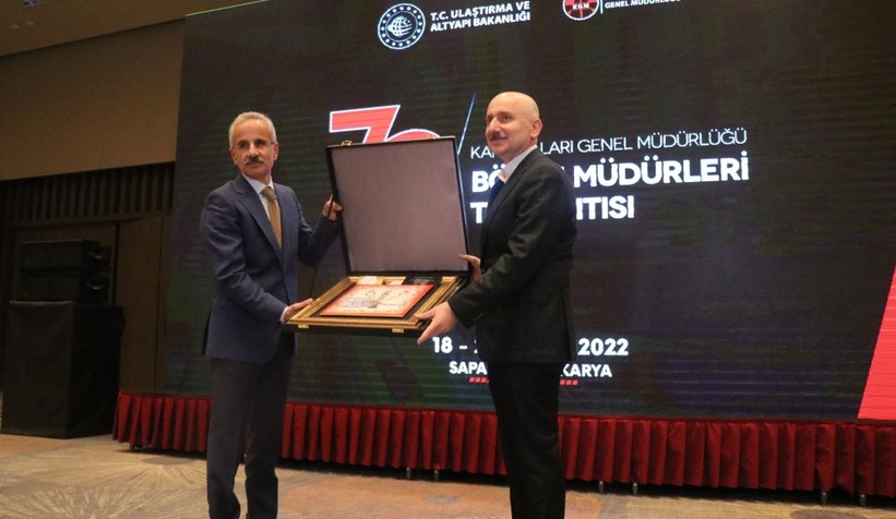 Ulaştırma ve Altyapı Bakanı Sakarya'daki toplantıya katıldı