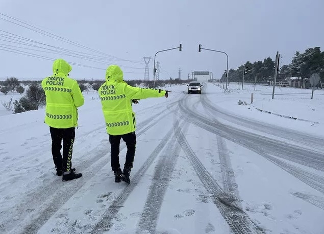 Ülke genelinde eş zamanlı trafik uygulaması