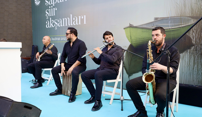 uluslararasi-sapanca-siir-aksamlari-basladirnjcz3hzk0