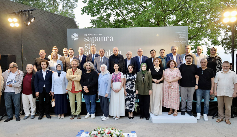 uluslararasi-sapanca-siir-aksamlari-basladirnjcz3hzk0