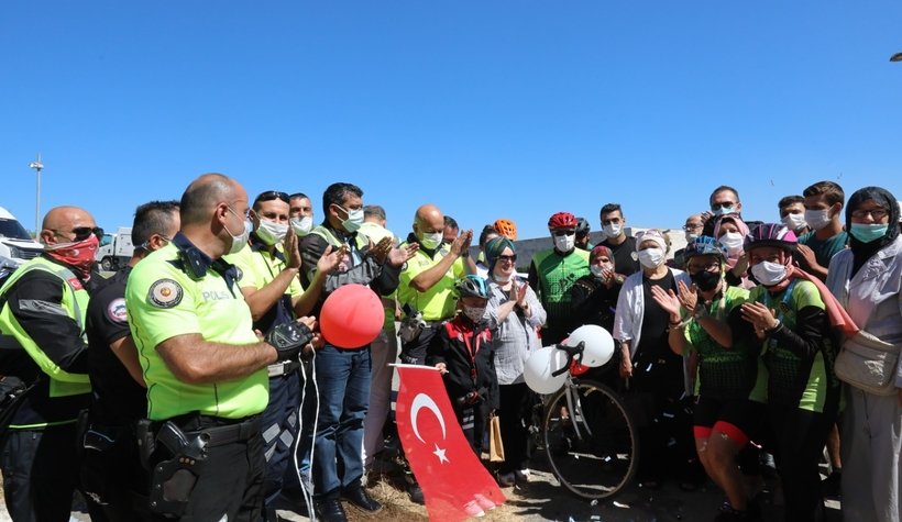 Uras'a sürpriz doğum günü