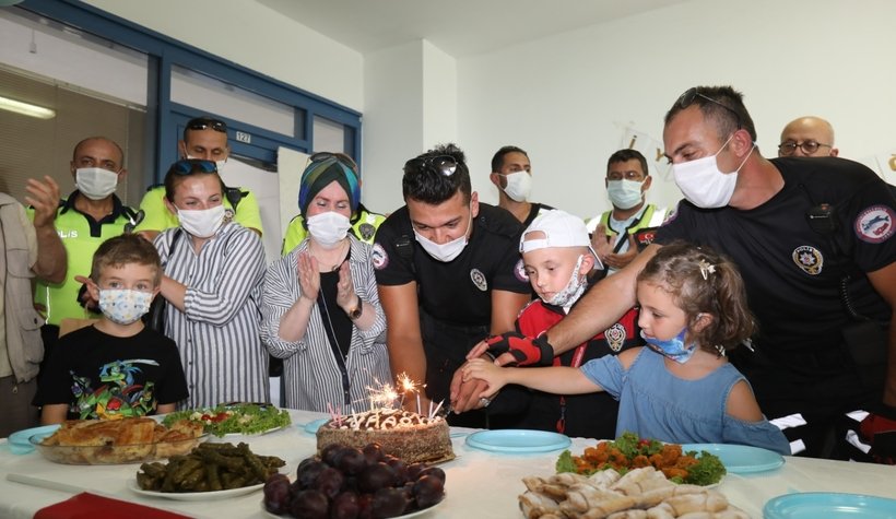 Uras'a sürpriz doğum günü