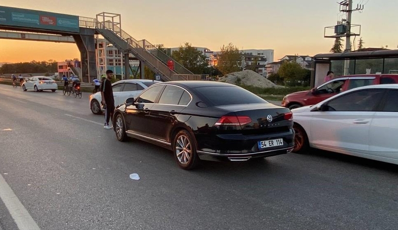 Üst geçidi kullanmadı otomobil çarptı