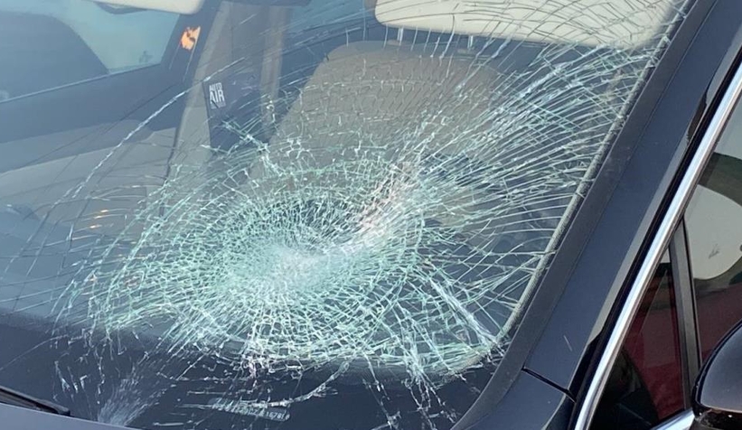 Üst geçidi kullanmadı otomobil çarptı