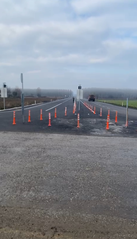 Uyarı levhaları işe yaramadı; otomobil dereye düştü