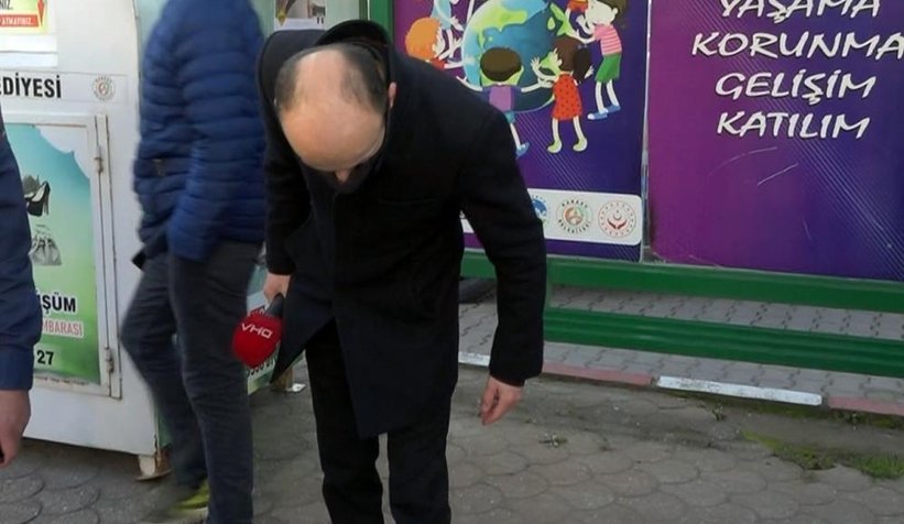 Uygulamada panikleyen sürücü, muhabirin ayağını ezdi