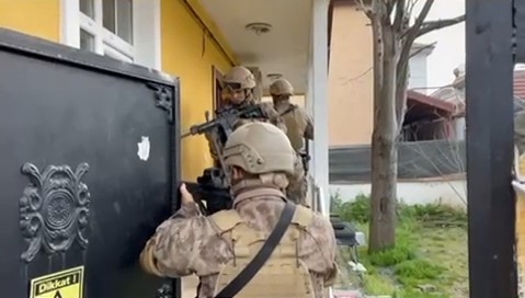 Uyuşturucu ve patlayıcı ele geçirildi