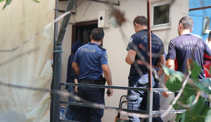 Uyuya kalan hemşire ekipleri alarma geçirdi