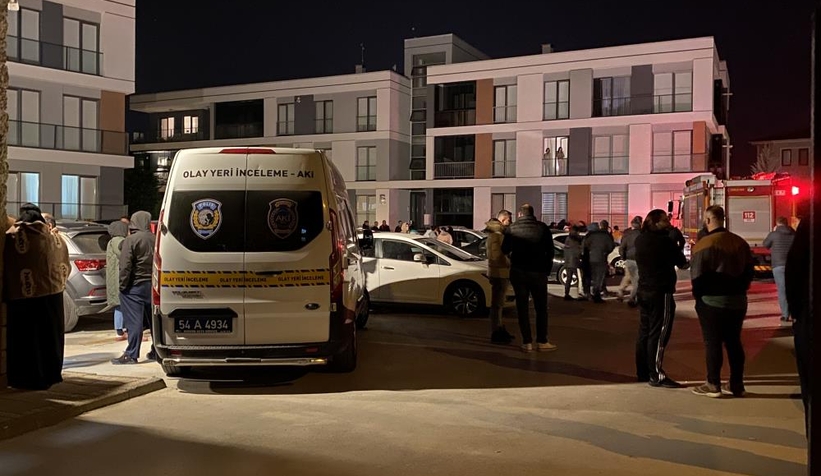 Üzerine benzin döküp kendini yaktı