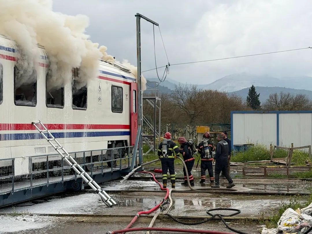 Vagon alevler içinde kaldı
