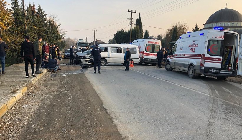 vakif-yolunda-feci-kaza-8-yaraliqvnctvdymh