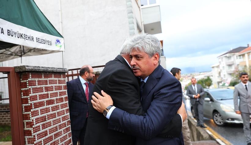 vali-dogan-dan-sehit-ailesine-ziyaretag5ovetlyj