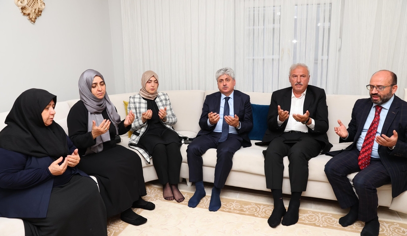 vali-dogan-dan-sehit-ailesine-ziyaretag5ovetlyj