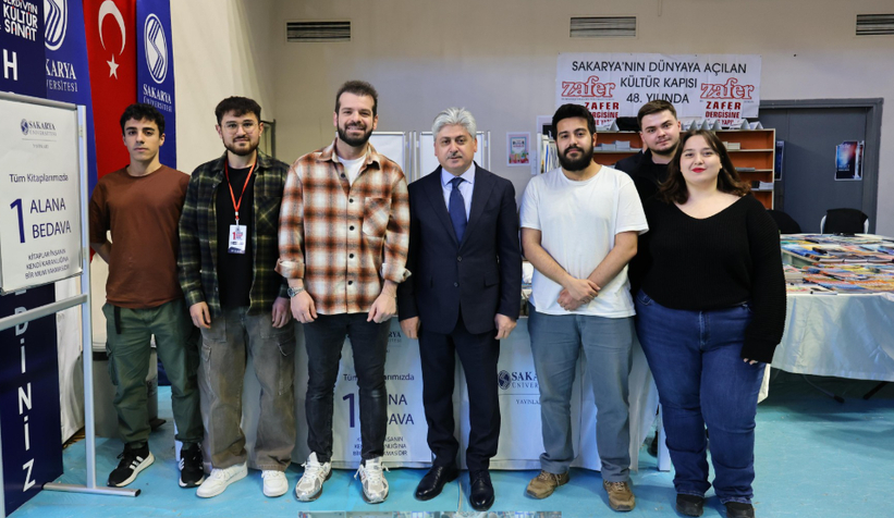 Vali Doğan Serdivan'da kitap fuarını gezdi