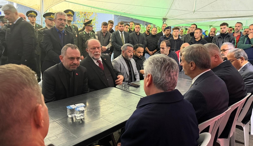 vali-dogan-ve-baskan-alemdar-dan-sehidin-ailesine-taziye-ziyaretiadlitezpuu