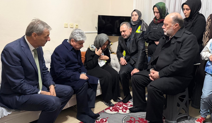 vali-dogan-ve-baskan-alemdar-dan-sehidin-ailesine-taziye-ziyaretiadlitezpuu