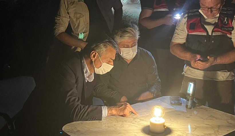 Vali Doğan ve Başkan Alemdar yangın bölgesinde