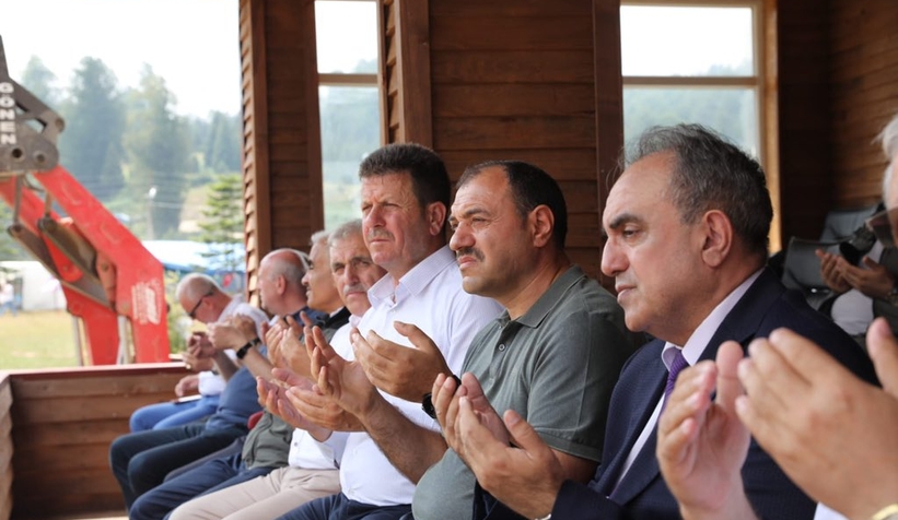 vali-kaldirim-acelle-yayla-senligi-ne-katildinmxuu0vivl
