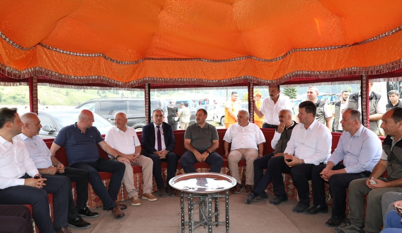 vali-kaldirim-acelle-yayla-senligi-ne-katildinmxuu0vivl